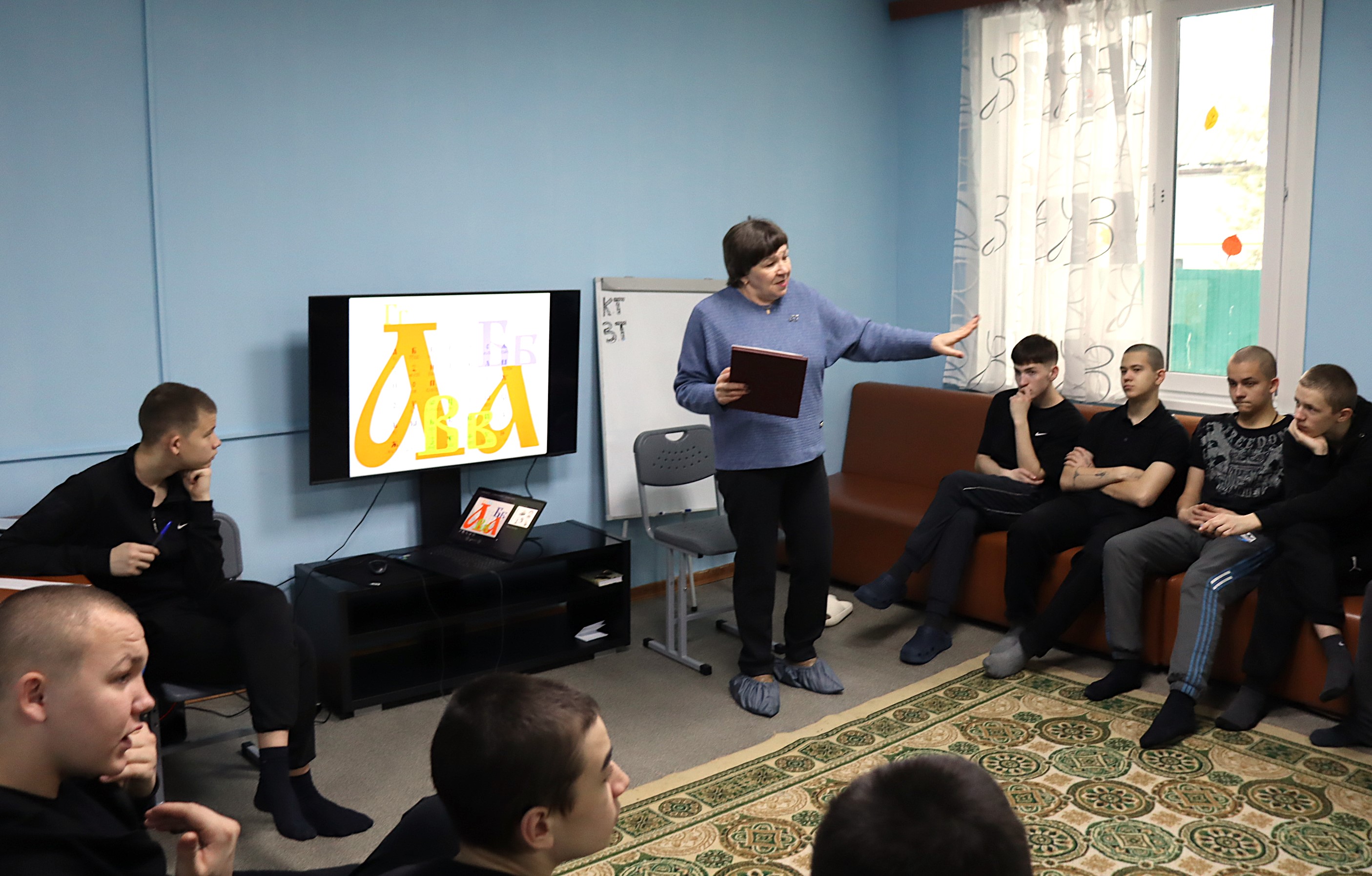 Воспитанники проекта «Ступени» встретились с тюменскими библиотекарями и раскрыли для себя тайны родного языка
