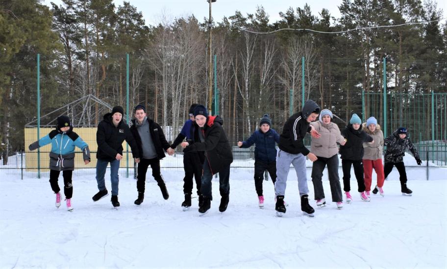 Профилактический проект «НЕскользкий лёд» помог педагогам уберечь подростков от попадания «на скользкую дорожку»