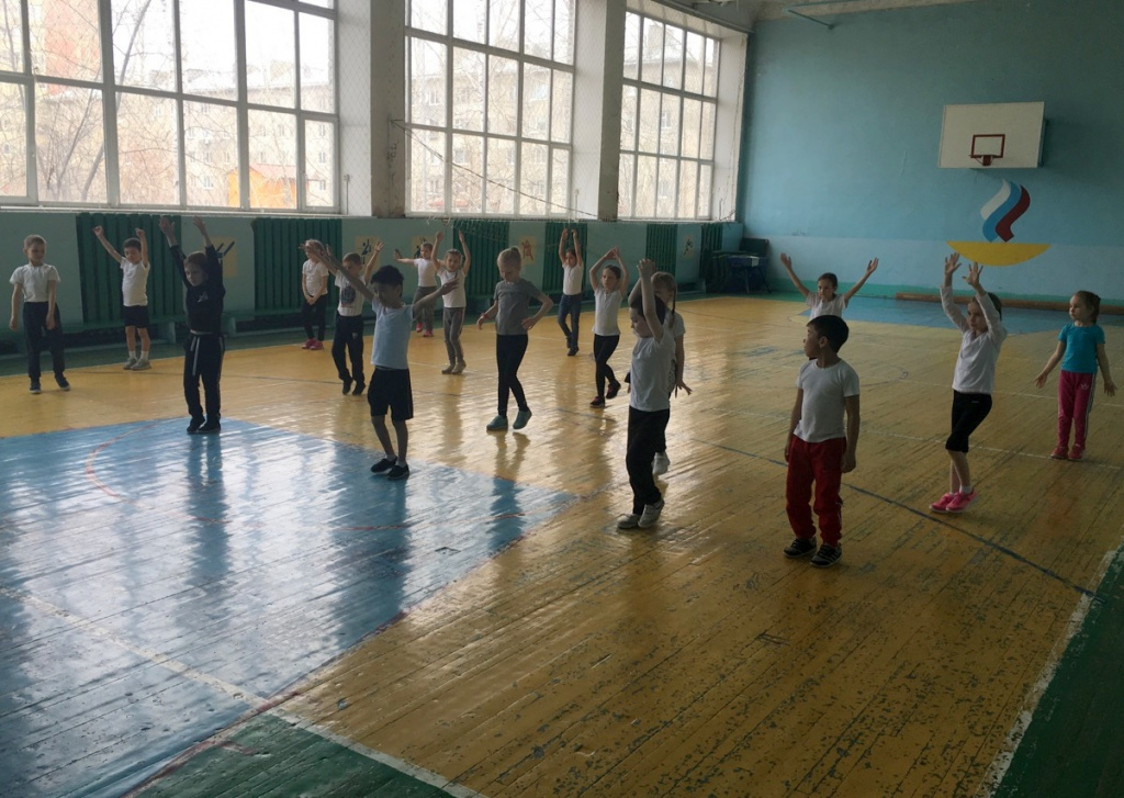 Зарядка в МАОУ СОШ №42