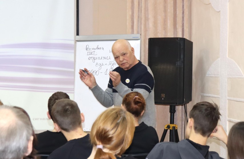 Подростки с реабилитационного проекта «Ступени» встретились с руководителями движения «Трезвая Тюмень»