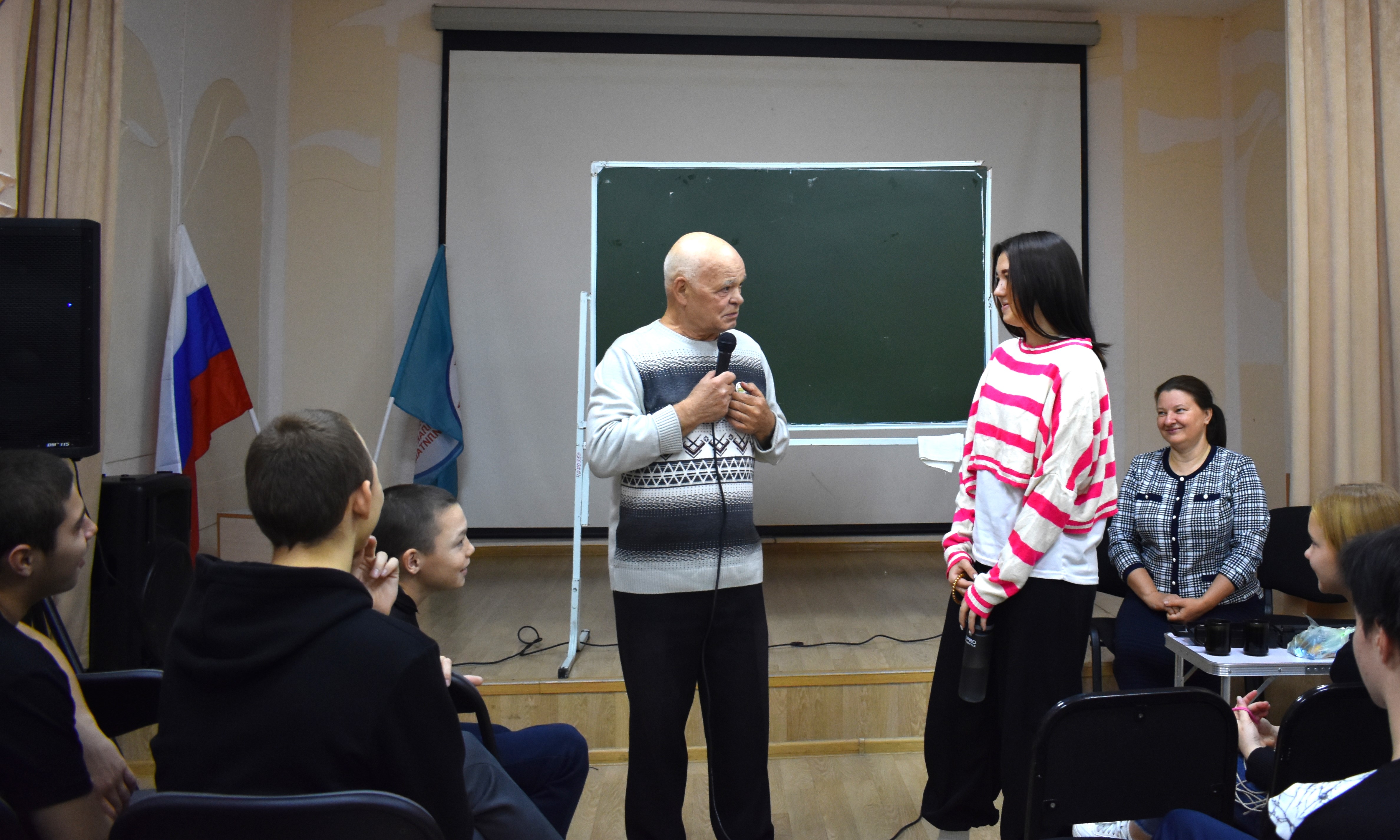Беседы о важном: подростки с проекта "Ступени" встретились с руководителями движения "Трезвая Тюмень"