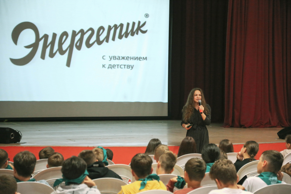 Специалисты профилактики встретились с детьми и подростками в детских загородных лагерях