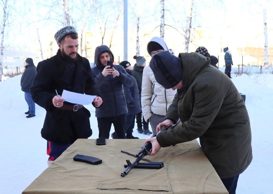 Бывшие участники реабилитационного проекта «Ступени», построившие здоровую и чистую жизнь, приняли участие в «Казачьем троеборье»