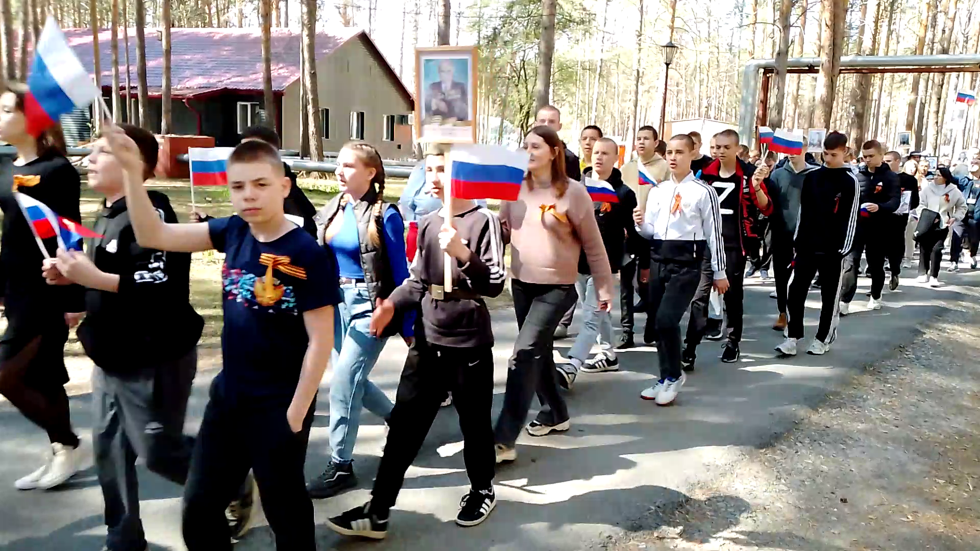 ВИДЕОРЕПОРТАЖ: накануне в «Областном центре профилактики и реабилитации» состоялись торжественные мероприятия, приуроченные к Дню Победы.